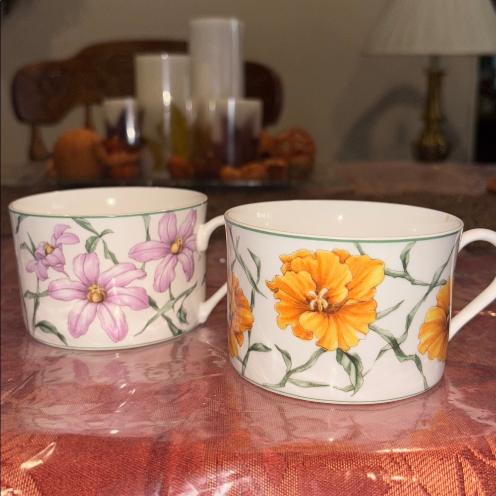 Rhapsody by RETRONEU Porcelain Floral Teacups & Saucer Set - Picture 6 of 10